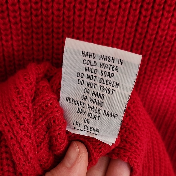 Vibrant Red V-Neck Sweater Classic Style - Picture 9 of 10